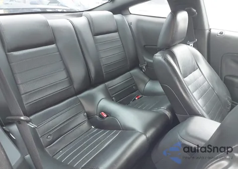 2005 Ford Mustang Gt Deluxe/Gt Premium z USA, uszkodzony, nr VIN 1ZVHT82H055101087